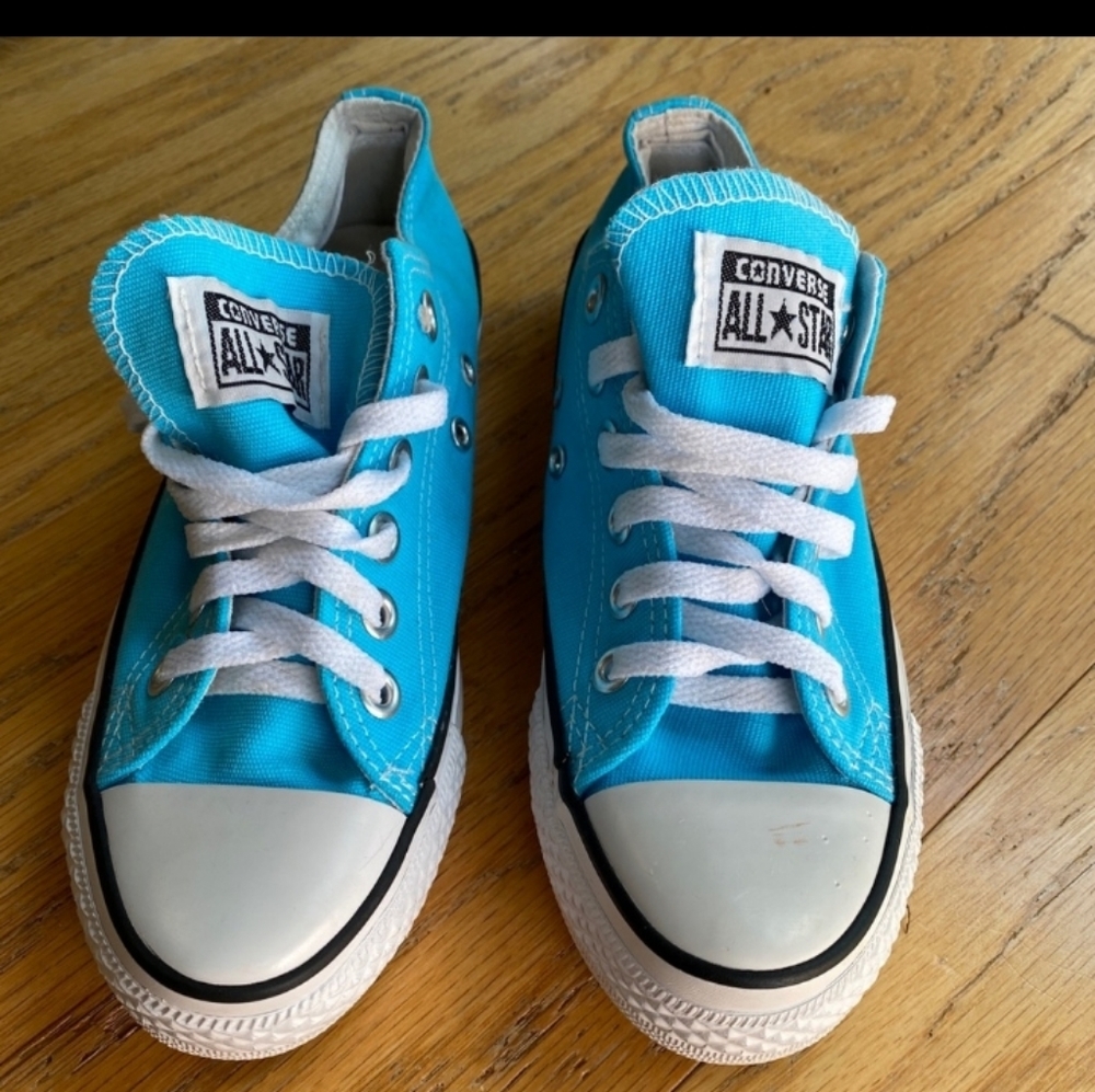 🥳HP🥳Converse Blue Chuck Taylor Unisex Low Top White